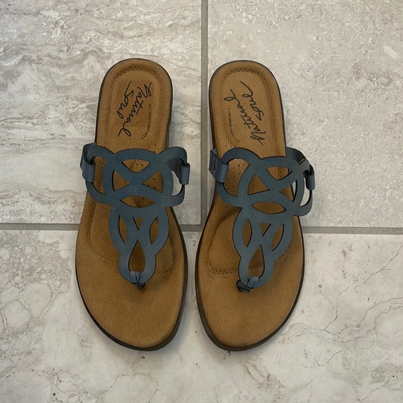 Natural Soul Blue Jennie Sandals - Picture 1 of 7